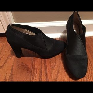 clarks kendra black suede